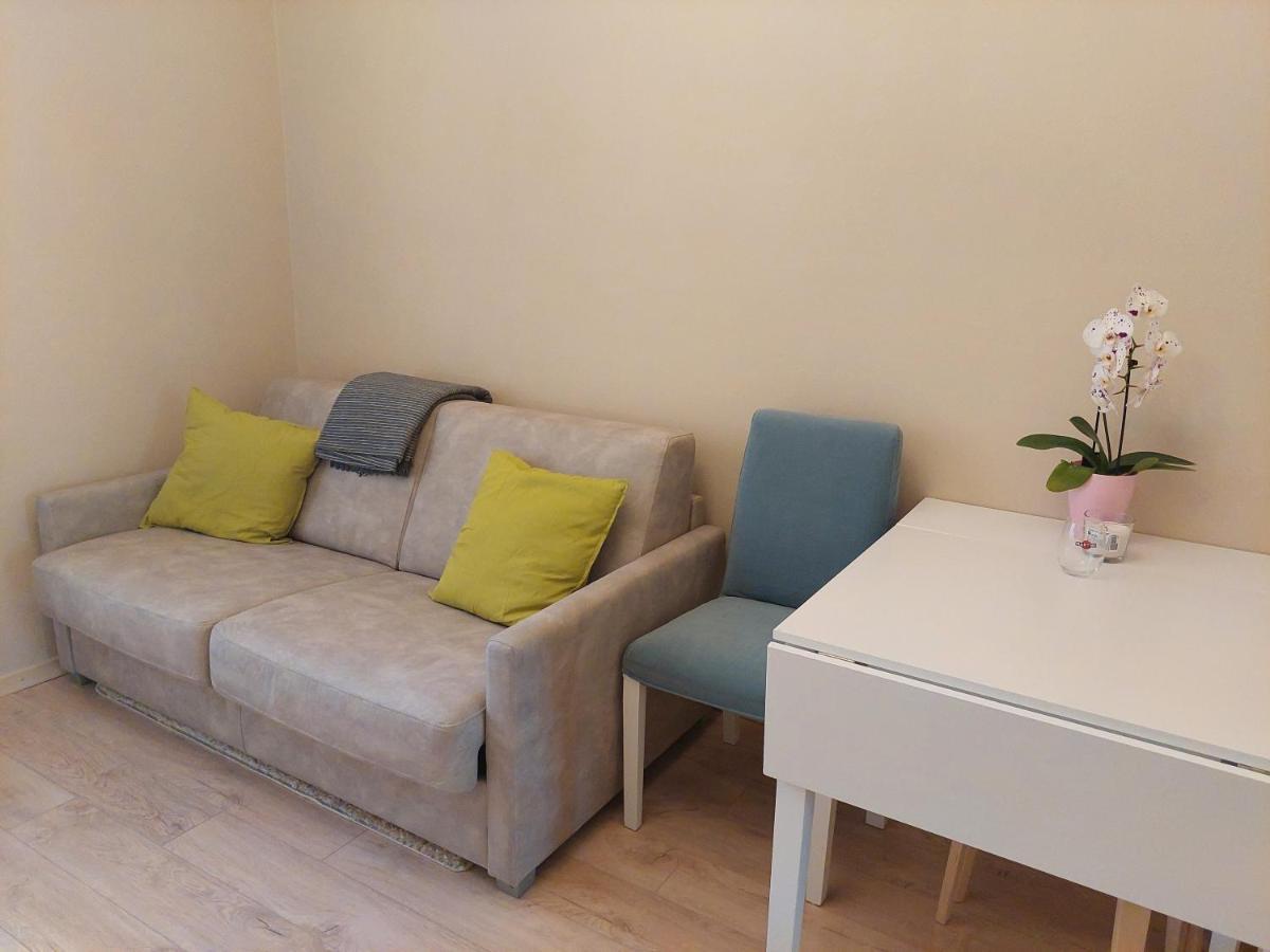Cosy One Seperate Bedroom Apartment In City Center, Perfect For Family Trip. Riga Extérieur photo