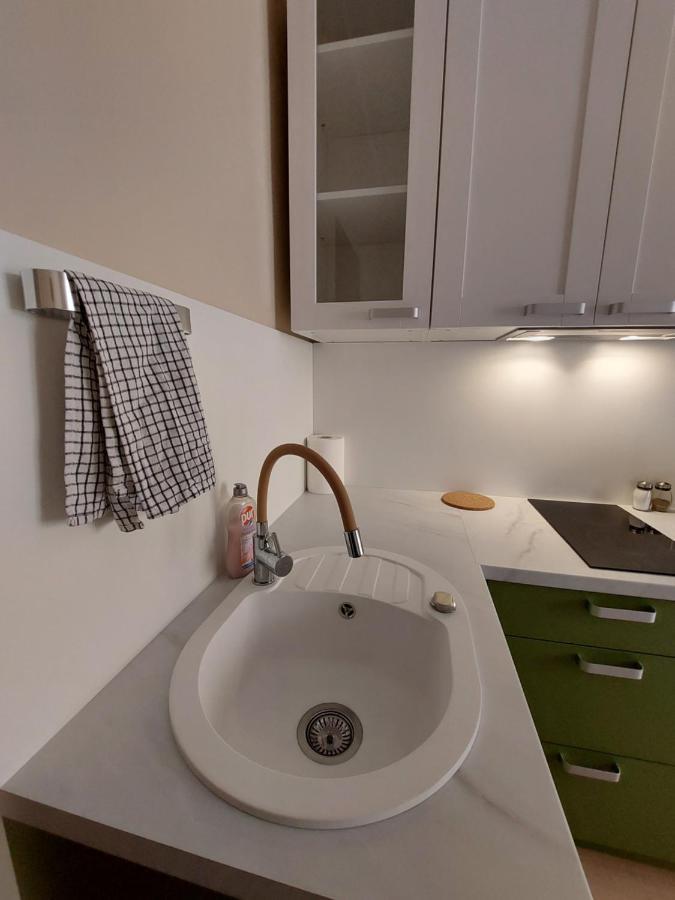 Cosy One Seperate Bedroom Apartment In City Center, Perfect For Family Trip. Riga Extérieur photo